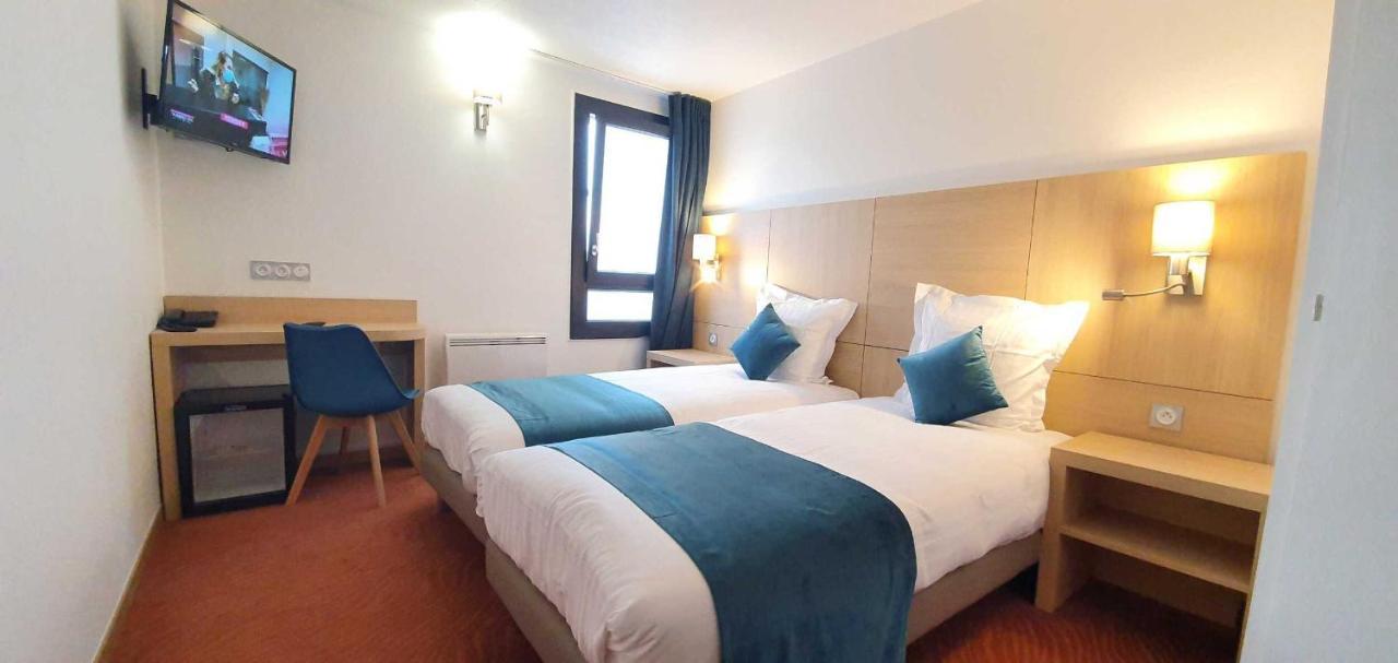 Hotel Du Golf Coignières Buitenkant foto